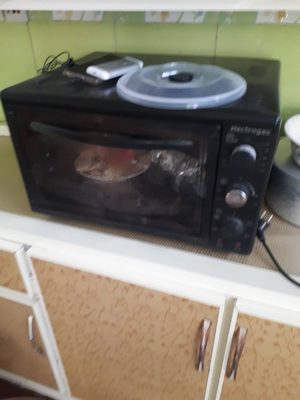 تنور حجم جبير سعره 50 و اوفن نضيف سعره 30 وقلايه سعره 75 للاستفسار ***********
