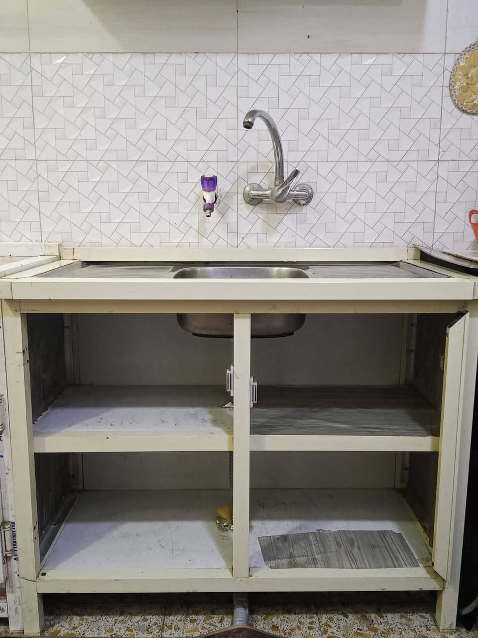 كاونتر سنك و ملحق تعليق قياس متر و 20 للبيع السعر 75 وبي مجال - مكاني حي العباس ***********
