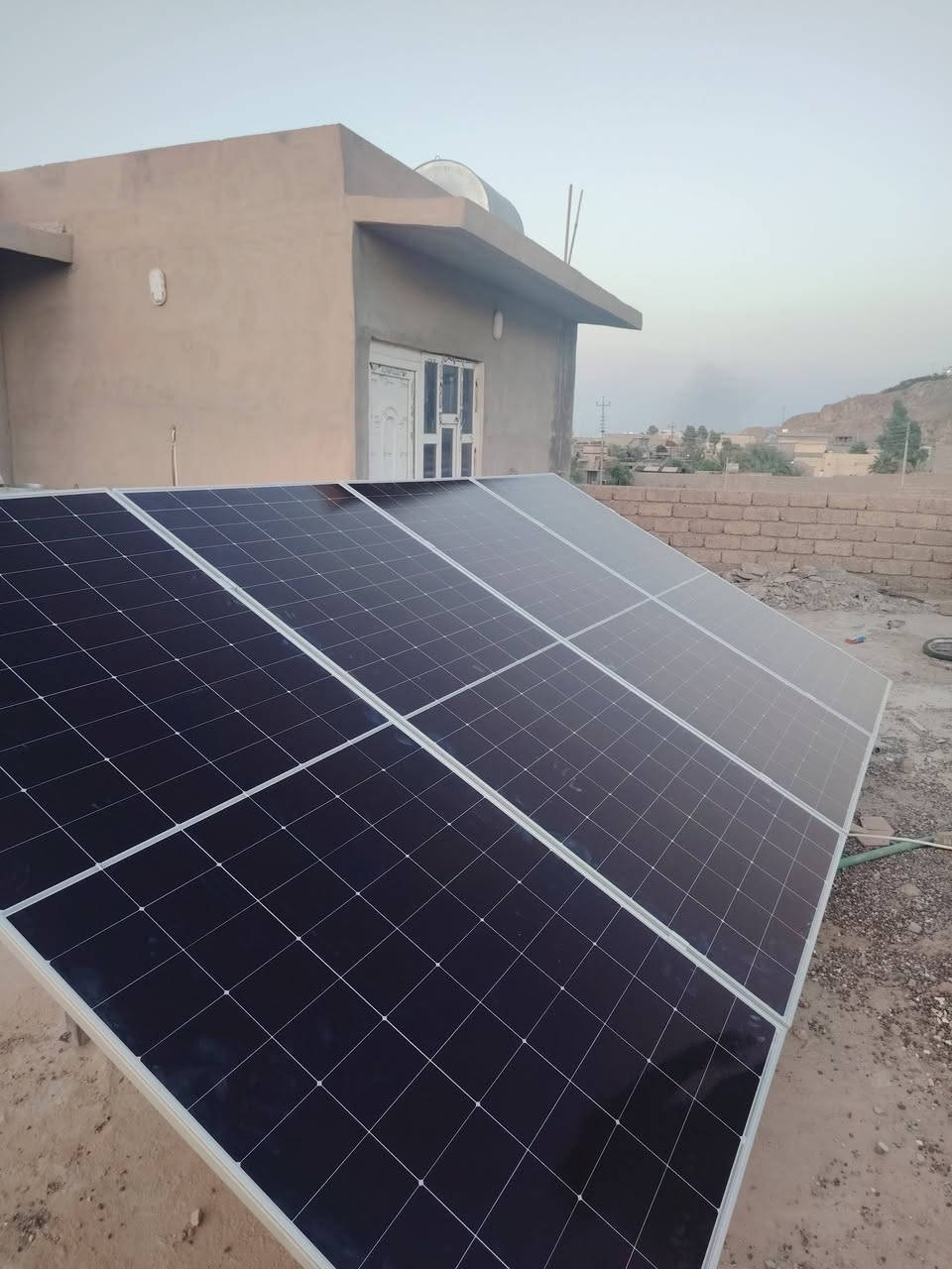 🔋⚡ تم بحمد الله إنجاز وتنصيب منظومة طاقة شمسية ⚡🔋
📍 صلاح الدين – بيجي – الزوية
⚡ مواصفات المنظومة:
☀️ 10 أمبير نهاري
🌙 10 أمبير ليلي
✅ مكونات المنظومة:
1️⃣ ألواح لونجي Hi-MO X10 بقدرة 650 واط
ضمان 15 سنة 
2️⃣ بطارية ليثيوم Felicity 🔹 سعة 10 كيلوواط/ساعة 🔹 ضمان 5 سنوات ✅
3️⃣ إنفيرتر Felicity 🔹 أداء عالي وكفاءة ممتازة
 ضمان سنتين ✅
💰 لماذا تختارنا؟
✔️ أسعار مناسبة وتنافسية جداً
✔️ توفير قائمة المواد مع الشركات المصنعة بكل شفافية
✔️ إمكانية المقارنة والتأكد من الأسعار قبل التنفيذ
✔️ التزام بالمواعيد وجودة في العمل
✔️ خدمة متواصلة ليلاً ونهاراً ☀️🌙
🎉 شركة العراق سولار للطاقة الشمسية ⭐ الثقة • الجودة • الأمان ⭐
📞 للاستفسار والحجز:
(***********
***********)
#الطاقة_الشمسية #العراق_سولار #صلاح_الدين #بيجي #الزوية #طاقة_نظيفة #الطاقة_المتجددة 🔋☀️⚡
