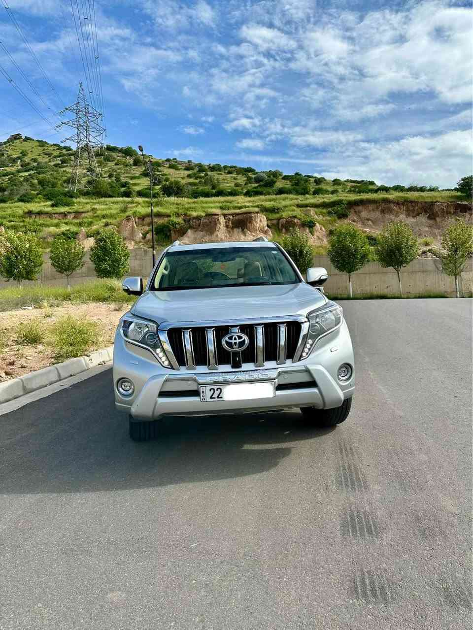 Toyota prado vx.r 2017 للبيع
محرك السيارة 6 سلندر 
السيارة وارد خليجي بدون دعم و صبغ حتى الدعاميات بدون صبغ 
ماشية 88 الف كيلومتر
السيارة تجي فول مواصفات vx.r
السعر 348$ ومجال
مكان السيارة دهوك
0750 443 8002 دهوك, العراق
