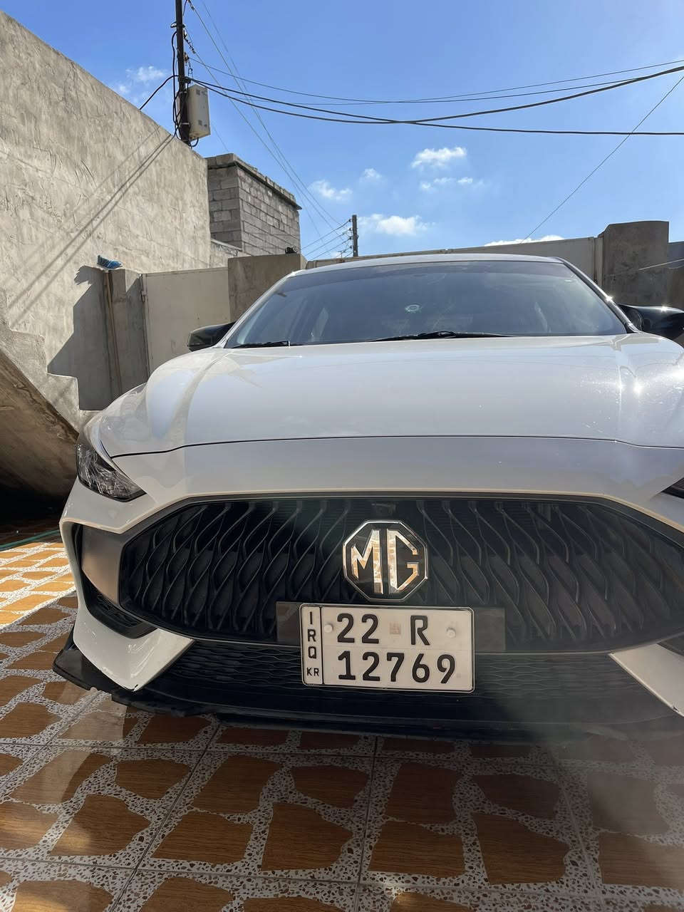 سلام عليكم سيارة mg gt2025كير عادي مكفولة من الصبغ لون ابيض انا شادلها سماعات دمام وارضيات وانارة داخلية 
مكان سيارة اربيل 
للتواصل ***********
