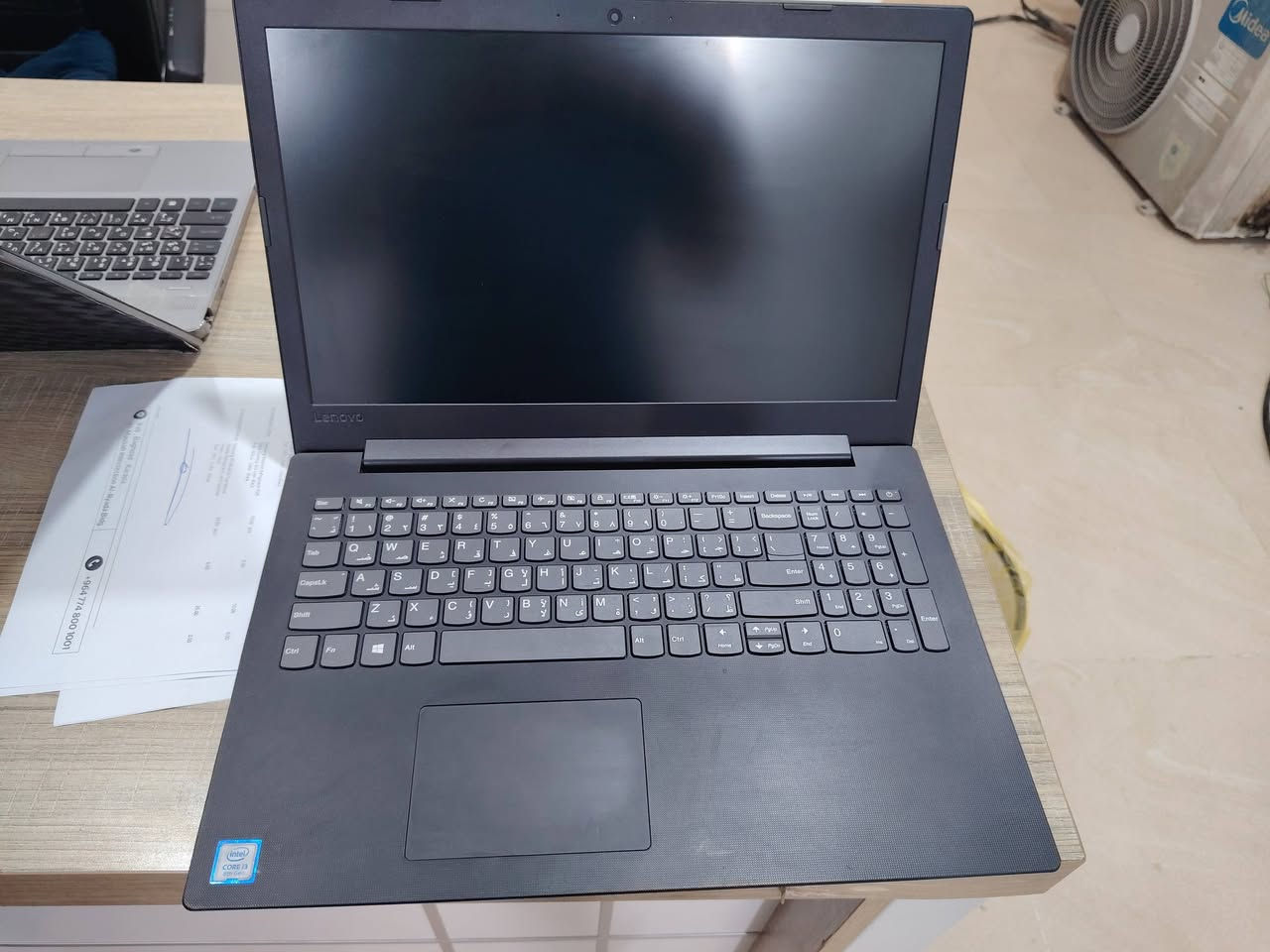 لابتوب للبيع السعر 200,000 دينار عراقي وبي مجال بسيط
***********
مواصفات اللابتوب

* الشركة المصنعة: Lenovo
* موديل الجهاز: 81H7
* نظام التشغيل: Windows 10 Pro 64-bit
* المعالج (CPU):
    * Intel Core i3-8130U
    * الجيل الثامن (8th Generation) ✅
    * سرعة أساسية: 2.20 GHz
* الرام (RAM)
    * 4 جيجابايت DDR4
* كرت الشاشة (GPU):
    * Intel UHD Graphics 620 (مدمج)
    * ذاكرة مخصصة: 128 MB
    * ذاكرة مشتركة تصل إلى حوالي 2 GB من الرام.
* DirectX: الإصدار 12
