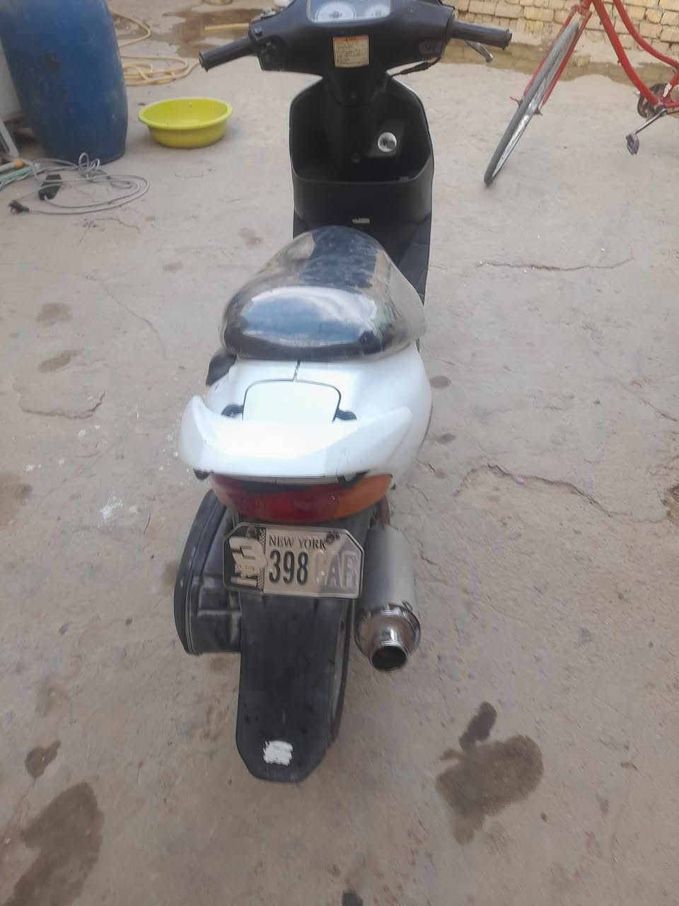 سلام عليكم  دراجه ساسوكي أوراق كامله شغاله سعره 350 الف شراي يتصل ***********
