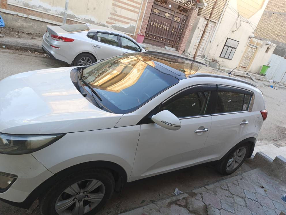 سبورتج موديل 2011 خليجي فول مواصفات 
سيارة كفاله عامه بيها شكم رصعه ما تبين بالتصوير تجي شوفهن بعينك توني شادلها تخم تاير عنواني ناصرية مركز
السعر 138 وبيها مجال بسيط للشراي
رقم تلفون ***********
*********** ناصرية, ذي قار
