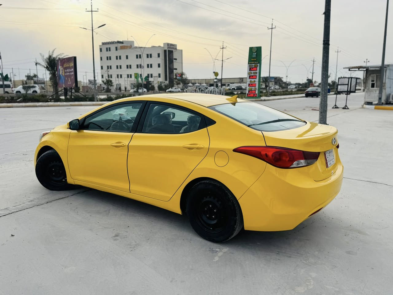 السلام عليكم.. النترا موديل ١٣ وارد امريكي حادث مرفق بالمنشور رقم بغداد مكينه ١٨٠٠ سياره جاهزه للاخير مكاني كوت معرفه السعر الاتصال ***********
