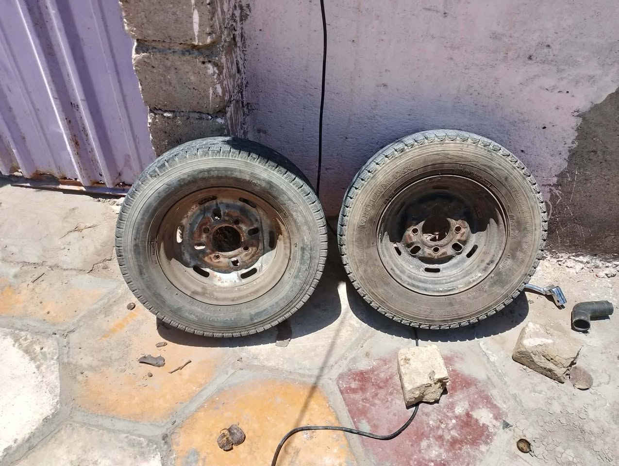 سلام عليكم للبيع اكسن وتواير الأكسن عوزه فلنجه بي عرموطه جديده توني شادهه والتواير نضيفات هنه و الوياله مكان ناصريه سديناويه السعر 50 كلهن وبيهن مجال رقمي***********
