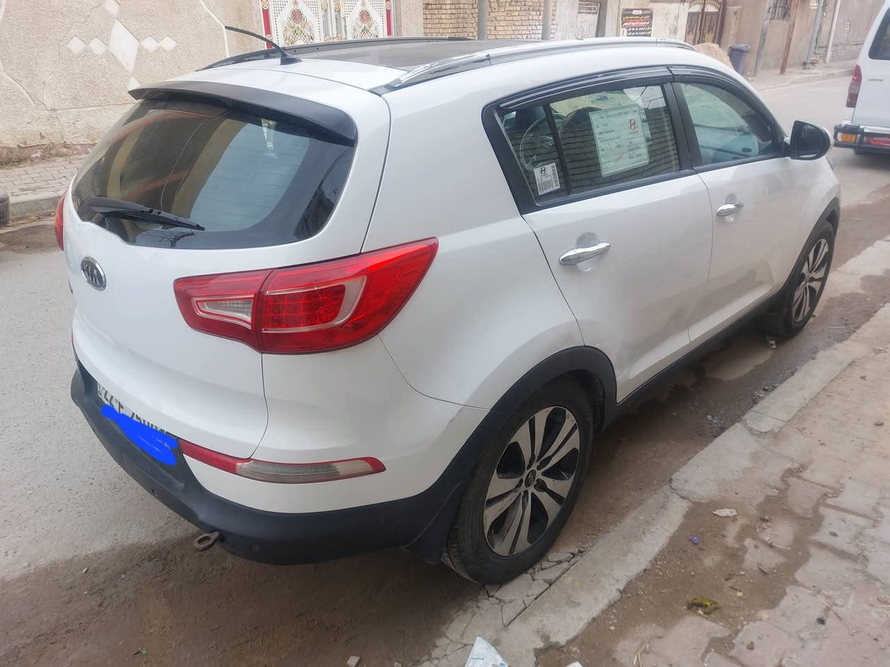 سبورتج موديل٢٠١٢ محرك ٢٠٠٠ مكفوله من الصبغ فقط بارد موضح بالسونار مواصفات بنوراما كامره حساسات خلفيه صدر أمامي خلفي جديد السعر ١٣٧ وبيه مجال للشراي ***********
