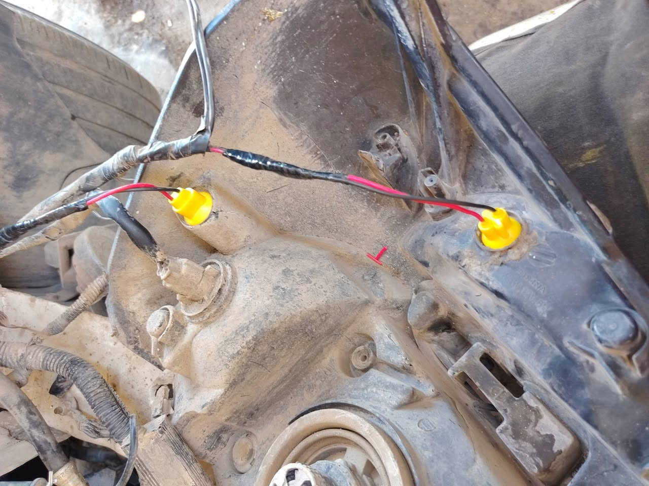 🚗💥  داخل ورشة أنور سوزوكي 💥🚗

🔧 صيانة متكاملة باحترافية ودقة عالية، والأعمال المنجزة كانت كالتالي:

1️⃣ ⚡ صيانة ماطور البور ستيرنك الكهربائي.

2️⃣ 💡 صيانة خطوط اللايتات وكهربائيات البچم  بالكامل.

3️⃣ 🔥 إدامة منظومة الاحتراق بالكامل.

4️⃣ 🕯️ تبديل تخم بلك AC Delco الأصلي.

5️⃣ 🧼 غسل النوزلات بالموجات فوق الصوتية.

6️⃣ 🎯 عيار النوزلات وفحص كفاءة الرش.

7️⃣ 🌪️ تنظيف جويتر (بوابة الهواء).

8️⃣ ♻️ تنظيف بلف تبخير الوقود.

9️⃣ 🔩 تبديل تخم الواشرات.

🔟 🛢️ تبديل تخم فلتر الهواء.

1️⃣1️⃣ 🔴 تبديل تخم وايرات البلك جديد – صناعة تايوان 🇹🇼.

1️⃣2️⃣ 💻 برمجة السيارة.

1️⃣3️⃣ 📡 تصفير جميع الأعطال وإجراء الفحص النهائي لضمان أفضل أداء.

🏁 ورشة أنور سوزوكي
📍 كربلاء المقدسة – الحي الصناعي – البلوك الثاني – شارع السايدين (سايد الدخول).

📞 ***********
📞 ***********

🚚 يتوفر لدينا خدمة توصيل إلى جميع محافظات العراق، مع توفر قطع غيار أصلية وصيانة ميكانيك وكهرباء وبرمجة بأحدث الأجهزة. ⚙️🇮🇶
