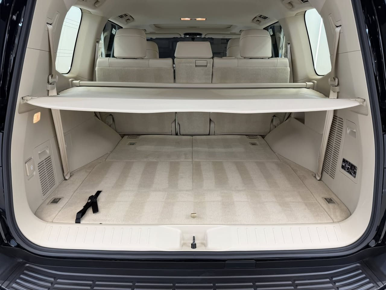 للبيع: لاند كروزر 2024 بلاك اديشن لمتدد إبريم
• المسافة المقطوعة: 10,000 كيلومتر فقط
مكفوله كفاله عامه 
خمس كامرات رادار امامي
 • الحماية: مغلفة بـ PPF لحماية الطلاء
 • الضمان: ضمان 10 سنوات
 • الكفالة: مضمونة بكفالة عامة
 • الحالة: شبه زيرو
 • الموقع: بغداد، نفق الشرطة، معرض الإصدار الأول

للتواصل والاستفسار: ***********

⸻
