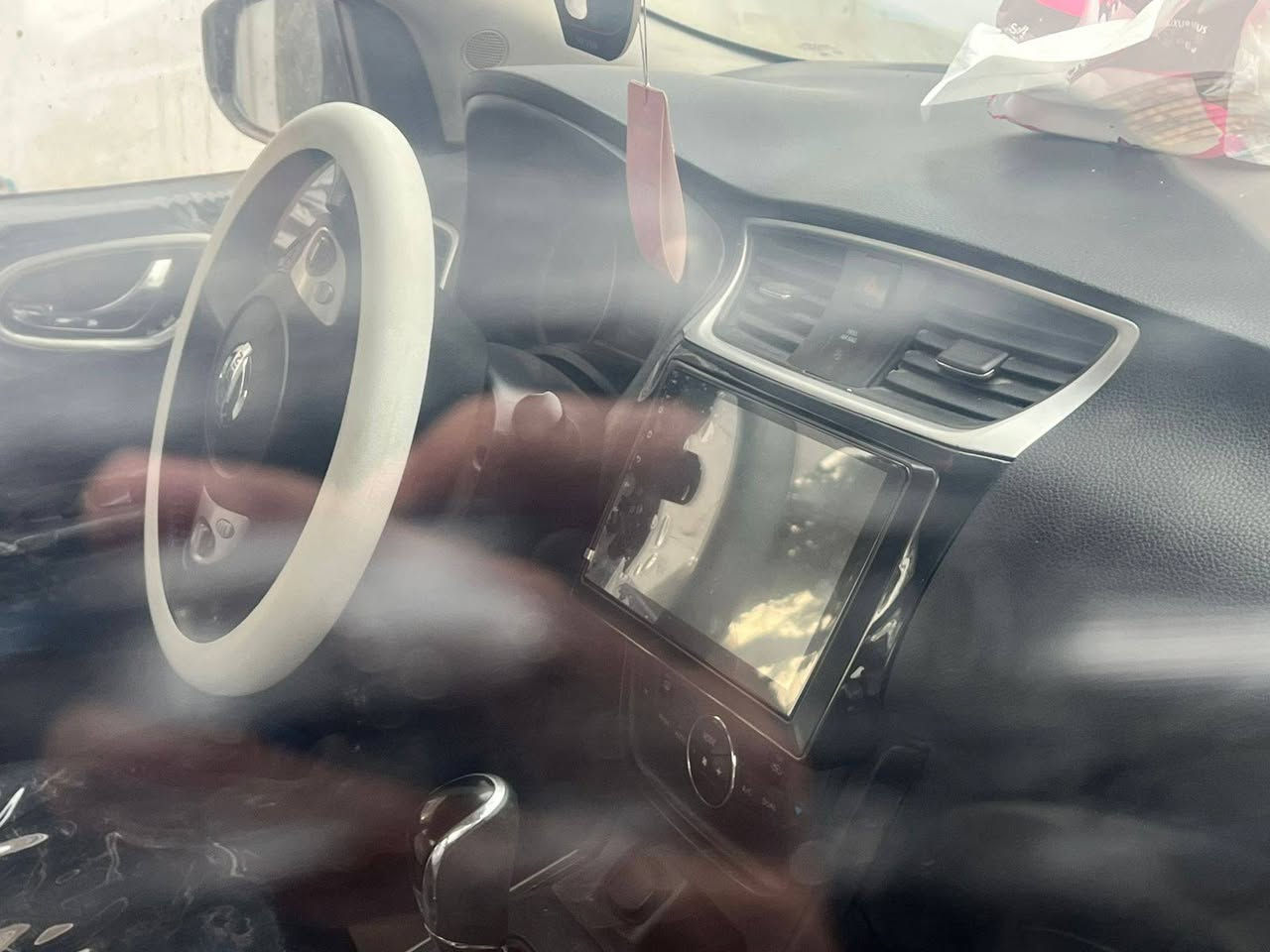 اسلام عليكم نيسان موديل 2018لبيع السعر85وبيه مجال قليل التفاصيل ***********
