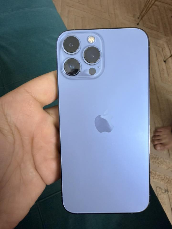 13 pro max
بطارية 94
قطعة USA
نظيف شخط مابي    ‬وتساب  ***********
