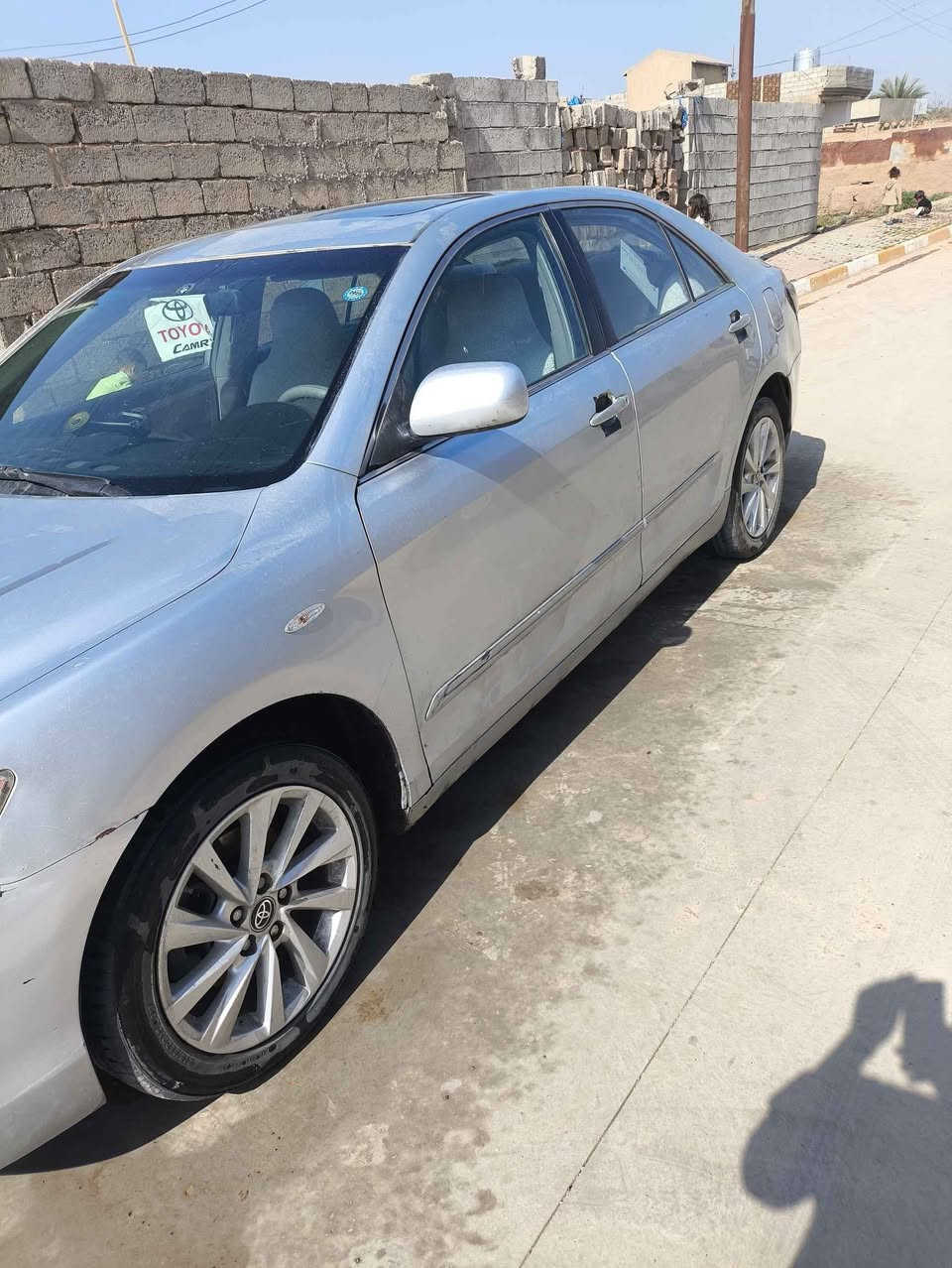 السلام عليكم
للبيع 

كامري خليجي2007 محرك 2400 
مواصفات GLX 
فتحة سقف 
تحكم ستيرن شاشة وكامرة
  كشن كهرباء 
تبريد قطعتين كير ومحرك بالشرط وصدر زين 70 بالمية 

السيارة بدون نواقص خير من الله 
وبالعافية على الياخذها 
 السونار مرفوق ويا الصور بدون اي نقص
رقم سليمانية الدولي سنوية كله جديد الى2028
شرط التحويل والوكاله السيارة باسمي  سعرها مناسب(85)
العنوان / كركوك 
*********** خابر وتدلل Singapore
