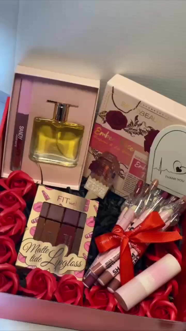 لأنها أميرة قلبك 👑❤️
دلّلها ببوكس عيد الحب الفخم المليان حب وتفاصيل تخبل 😍✨

عطر أنثوي راقي يفوح نعومة وجاذبية 💛🌸
ليب أويل + قلوسات مات بألوان تجنن حتى شفايفها تظل ملفتة 💄💋

ومحاط بورود حمر حتى الحب يكون واضح بدون كلام 🌹❤️
هدية مرتبة، أنيقة، وجاهزة حتى تخليها تبتسم من قلبها 💌💞

إذا تحبها صدك… هذا البوكس راح يحچي مشاعرك بدل ما تتعب بالكلام 😉
الستفسار خاص


**إذا كنت صاحب هذا الإعلان وتريد حذفه لأي سبب، رجاءا أرسل رسالة إلى الدعم الفني**
