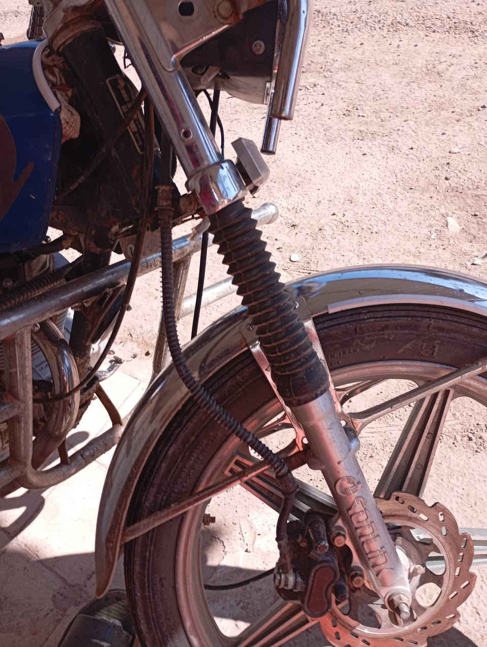 السلام عليكم موطور للبيع  تايرات جدد ظفيره جديده تانكي جديد  ماطور خير من الله 350 بيه مجال مكان قزانيه   
الرقم ‏‪0788 918 2982‬‏
