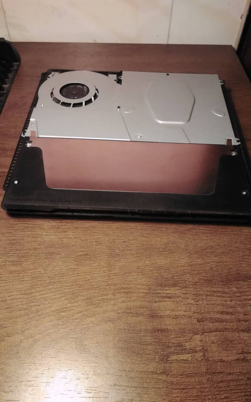 جهاز(Playstation 4 Slim)
مهكر نظام 12.52
مامفتوح كما موضح بالصور ويا(DUALSHOCK) اصلي و (DUALSHOCK) تجاري 
ويا العاب 
God of war Raganrök مع الاضافات عدا  Valhala
FC25 مع اضافات التعليق العربي والترجمة العربية 
RE4 Remake  مع جميع الاضافاة والتوسعات 
الالعاب داخل الجهاز وليس نسخ فيزيائية
سلك HD و Power 
ملاحظة: لعبة God of war  و Grand Theft Auto 5 مو من ضمن الجهاز لان انباعن 
السعر:  325,000دينار عراقي 
عندك اي استفسار تعال خاص هلا بيك.


**إذا كنت صاحب هذا الإعلان وتريد حذفه لأي سبب، رجاءا أرسل رسالة إلى الدعم الفني**