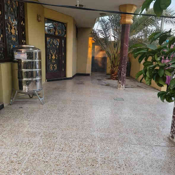 دار ركن للبيع تصميم وبناء حديث ودرجة أولى طابو ملك صرف  تحويل مباشر مساحه 450م كامل الخدمات الواجهة 24م والنزال 21م استقبال كبيرة وغرفتين نوم  وصاله ومطبخ وصحيات داخليه وخارجية وبيتونه وكراج كبير وحديقة كبيرة ناحية السلام حي الجهاد قرب روضه الصبا الحكومية   السعر 175مليون وبي مجال للشراي للاستفسار خاص او مع صاحب الدار مباشر***********
