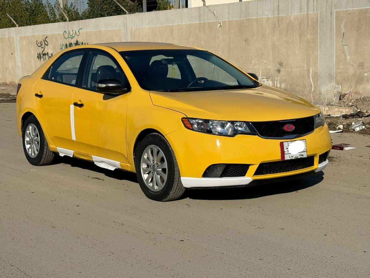 السلام عليكم كيا فورتي موديل ٢٠١٠ محرك ٢٠٠٠ دوش تدفئة وتبريد صدر امامي وخلفي ممتاز تخم تاير جديد داخل نظيف جدا ومغلف كهربائيات كلهه تشتغل سياره جاهزه للشارع مباشر وارد امريكي حادثها جاملغ وبنيد مكانها بغداد الدوره ابو دشير هاتف *********** سعرها ٨٢ مصفره هيئاه بغداد, العراق
