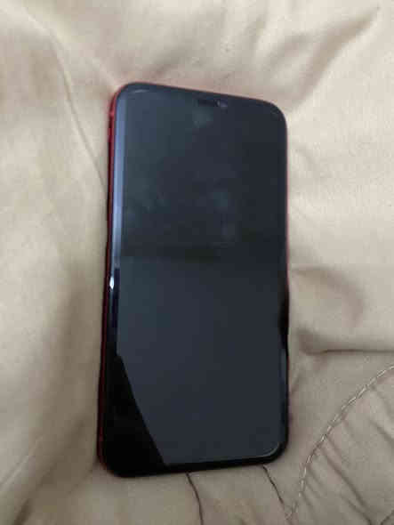 ايفون 11 عادي احمر مبدل شاشة وبطارية شاشة 3 خيرات شحن ميصرف للبيع مكاني بغداد بياع السعر 215 وبي مجال ***********
