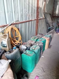 يوجد نفط تجاري للبيع بالحسينية فقط ال50 لتر ب 35 للاتصال 07713260657