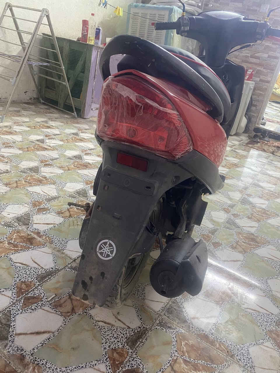 يا الله سلام عليكم ماكس عدله للبيع 49بلاد دراجه نعومه تخبل خير من الله سعر 750بيه مجال تجي وتفحص وشوف مكاني حي لحكيم *********** باقي تفاصيل خاص أو رقم دراجه مختمة ختم واحد
