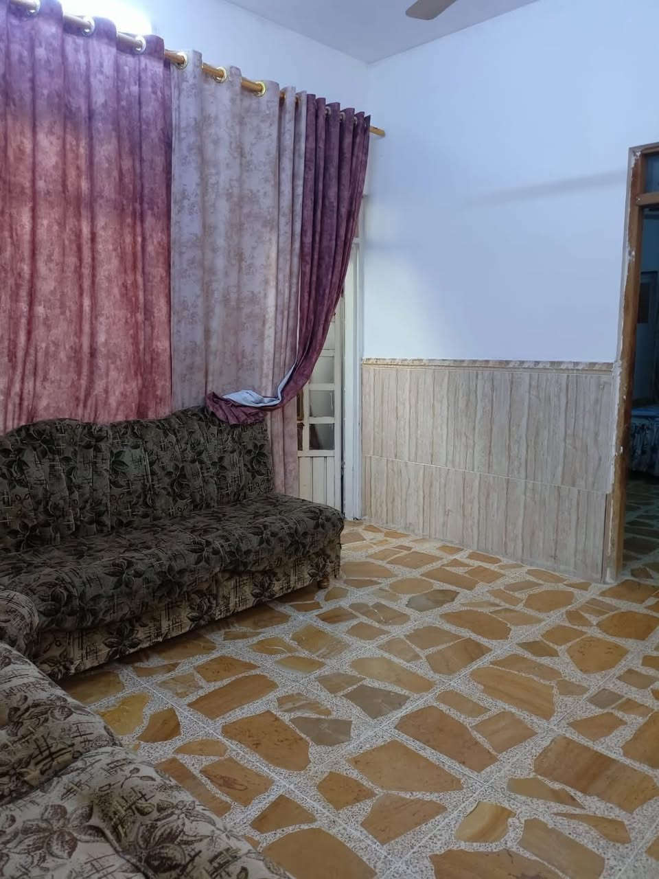 بيت للبيع حي الصحه الثانيه م250متر ركن
موقع ممتاز على سايدين بانزيخانة الحاصود البيت طابقين يتحوي الطابق الأول 3غرق وهول والطابق الثاني 3غرف وصحيات ومطبخ تتكاتب مع الشرعي وسند جديد للتواصل على الارقام ***********
