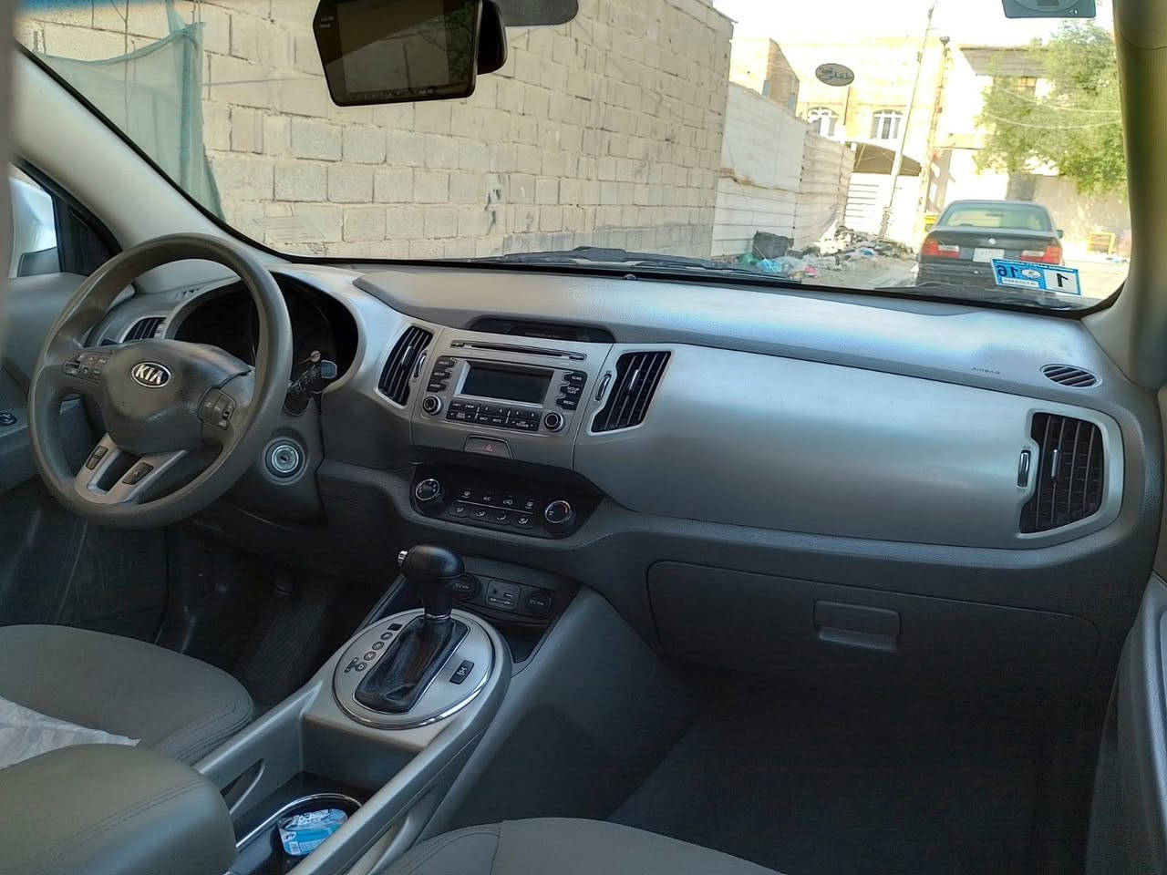 بيييببع مستعجل ارخص وانظف سبورتج 
السلام عليكم  
كيا سبورتج 2016 
وارد امريكي بيها قطعتين تبديل نفس اللون الابواب عكس السائق بدون صبغ
محرك 2400 GDi
تبريد قطعتين 
4 ويل السيارة 
رقم جديد بأسمي 
السنوية لحد 2030 
السعر118 ورقة 
*********** البصرة, العراق
