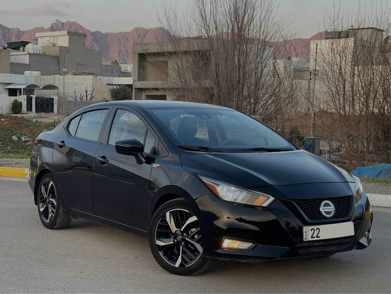 🚗 نیسان ڤێرسا 2023 (Nissan Versa SR)

• مۆدێل: 2023
• جۆری ئۆتۆمبێل: SR (فول مواسەفات)
• ڕەنگ: ڕەشی مەلەکی
• ڕۆیشتوو: 22,000 مایل

• بۆیاخ: تەنها نیو بۆنیتی بۆیاخە و ناوەوەی نەگرتووە.
• ئێرەباگ: ئێرەباگی سوکان و شانی سەکەنی تەقیوە.
• ئۆتۆمبێلەکە زۆر پاکە و وەک نوێ وایە، هیچ مەسرەفێکی تێدا نییە.
مواسەفاتەکان (SR):
• ویل کڕۆمی گەورەی سپۆرت.
• ناوەوەی سوور و ڕەش (تایبەت بە مۆدێلی SR).
• شاشە گەورە، کامێرا، Apple CarPlay و Android Auto.
• ڕاداری پێش و دوا و ڕاداری خاڵی کوێر (Blind Spot).
• بەسمە و کوشن گەرمکەرەوە. ئاوێنە هیتەر 
•مۆبایل شەحن قەپات موسفاتی ڤێرسا 
• گێڕ و مەکینە و تەقە و ڕەقە بەشەرت.

*********** رانية, السليمانية
