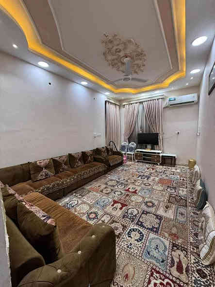 بيت في منطقة ال36 مساحة 107 واجهه 6.5*16.5
قريب ع المعمل مال المرور جهه الحكم ثاني فرع بصف الحايط مال مرور
طابقين يحتوي ع مطبخ عدد ثنين 
استقبال 
هول عدد2
غرف3
صحيات 3
حر ما مطلوب 
السعر 125 وبي مجال
يمكنكم التواصل معنا واستقبال عروضكم العقارية او مراجعة مكتب الوثيق الكائن في حي الحكم السايدين قرب مرطبات فستقه
من خلال الأرقام التاليه
📞 رقم الواتساب:[***********]

#السماوة #المثنى #عقارات #عقار_السماوة  

#الوثيق_خدمات_عقارية_ببصمة_رائدة
