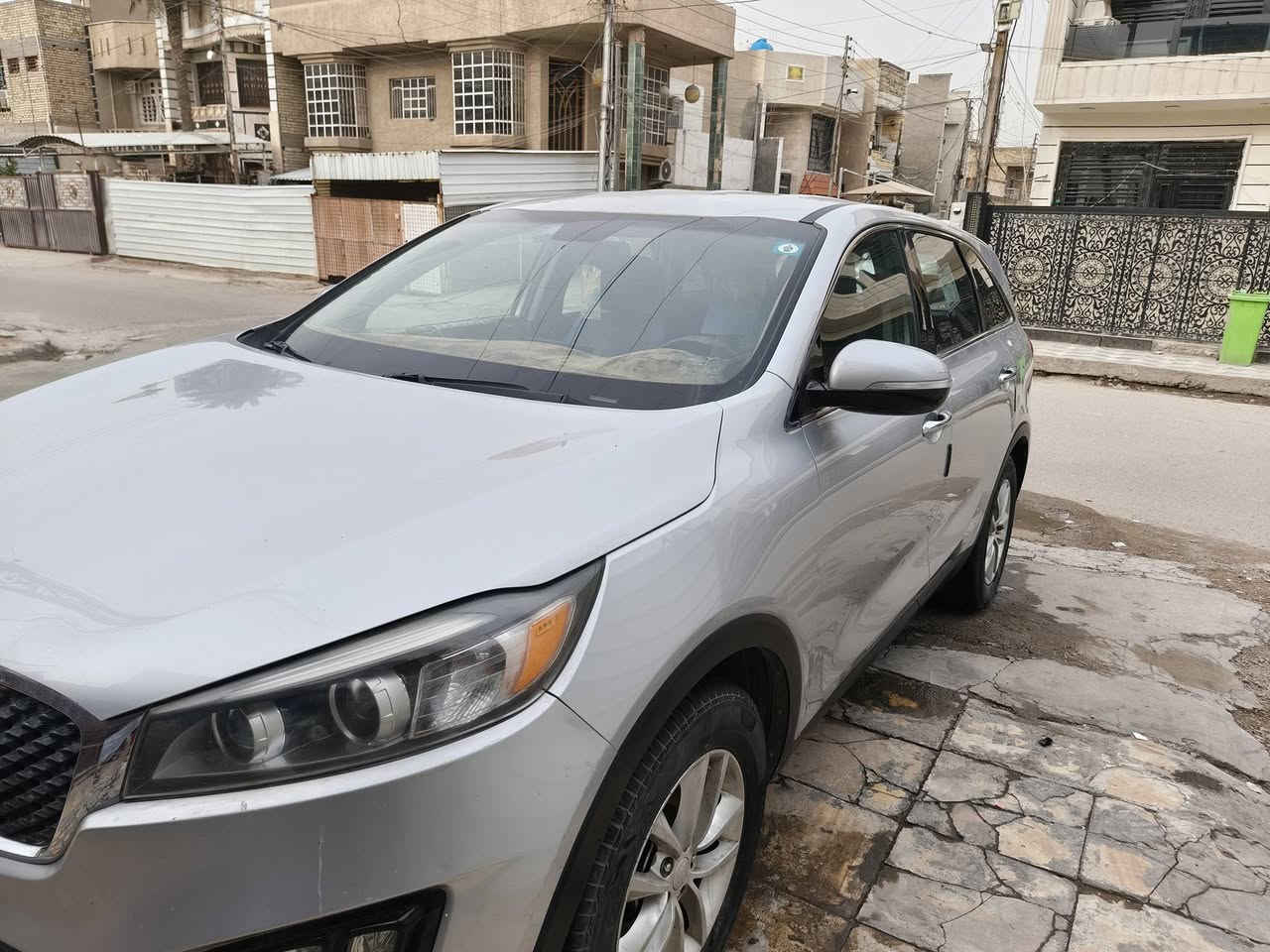 سورنتو 16 شكل ال18 مكفوله كفاله عامه من الحادث والصبغ حته الدعاميات مكفوله من الصبغ على وضع الشركه ارضيه جلد والكشنات جدد ومدوشمه  حفاظأ على نظافة الكشنات سياره  كلها جديده سنويه بسمي تبريدها ثلج بيها تكحيل على كد اصبعين بيها سونار ما رد على التعليقات اتصل اكو واتساب مكاني بغداد البياع مكينه 2400  السعر 175للاتصال ***********
