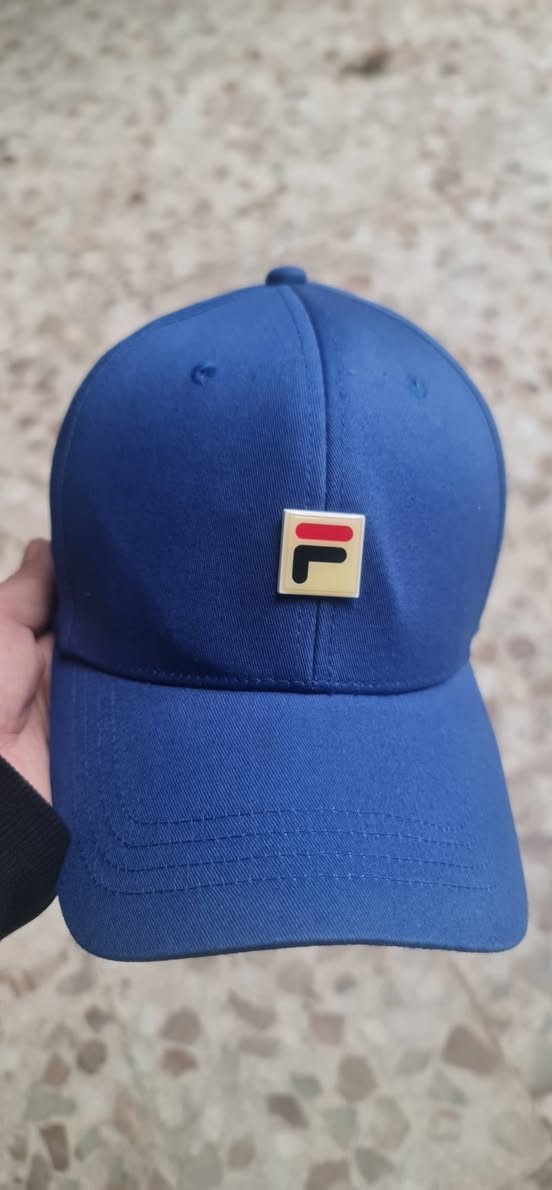 كاسكيتات بالة ما مستخدم سوبر 
قطع كلهن ماركات اصلية 
سعر قطعة 15 الف 
للحجز و ستفسار مراسلة وتساب ***********
عنوان حي ؤر  شارع مطعم فلسطيني مجاور مطعم ابن شام
