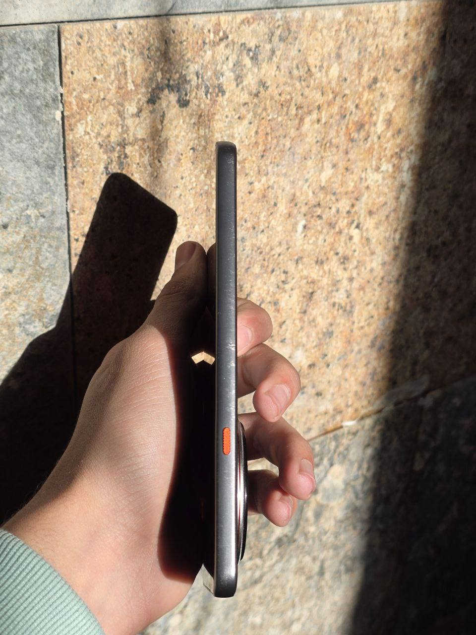 ‏- Tecno Camon 40 Premier 5G للبيع ⚠️
‏​الجهاز بحالة الوكالة، استخدام حشمة جداً وكأنه هسة مفتوح من الكرتونة.
‏​النظافة الجهاز كلش نضيف فقط بي رصعه صغيرونه كلش ماتبين ولا مأثره 
‏​الضمان: ضمان شركة (NAZO) العراقي لمدة 13 شهر (وبعده بل ضمان) .
‏​المميزات: يدعم الذكاء الاصطناعي Tecno AI، شاشة 1.5K AMOLED خرافية، ومقاومة ماء وغبار IP68/IP69.
‏​الملحقات: كرتونة كاملة + الشاحن الأصلي + 2 كفرات فاخرة (واحد جلد أسود ملكي وواحد رصاصي أصلي) مثل ما موضح بالصور.
‏​الأداء: يدعم 120 فريم بالسلاسة الفائقة.
‏​💰 السعر: 400 ألف دينار
‏📍 المكان: بغداد - الدورة - حي الجمعية.
‏📞 للتواصل: ***********
‏
