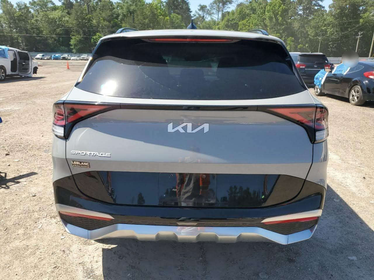 للبيع كيا سبورتاج SX Prestige 2024 أعلى فئة، وارد أمريكي،

📋 التفاصيل:

🚗 الموديل: 2024
🚗 الفئة: SX Prestige (أعلى فئة)
🌎 الوارد: أمريكي
✖️الضرر عطل ميكانيكي فقط بدون حادث بدون تبديل
📈 الممشى:,40000 كم فقط
⚙️ المحرك: 2.5 لتر GDI
🔄 القير: أوتوماتيك 8 سرعات

✅ المواصفات:

✅ سقف بانوراما
✅ مقاعد جلد
✅ تبريد وتدفئة للمقاعد الأمامية
✅ تدفئة للمقود
✅ شاشة كبيرة
✅ نظام أبل كاربلي
✅ شحن لاسلكي 
✅ كاميرات ٣٦٠ درجة
✅ كاميرا خلفية
✅ حساسات أمامية وخلفية
✅ مثبت سرعة ذكي
✅ رادار أمامي
✅ المحافظة على المسار
✅ تحذير النقطة العمياء
✅ تشغيل بصمة
✅ تشغيل السيارة عن بُعد
✅ صندوق خلفي كهربائي
✅ إنارة LED كاملة

💰 السعر:255$

📞 للاستفسار: ( *********** )
