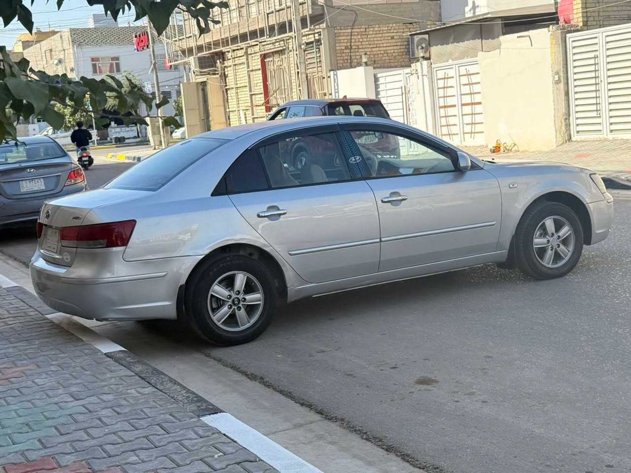 سوناتا مديل 2012 وارد كوري سعر 87 قابل للتفاوض الأستفسار اتصل *********** مكفوله من ضربه وتبديل بيها صبغ قطعتين مواصفات شاشه كبيره كامره خلفيه مثبت سرعه مكينه 2400 دوش مكينه وكير مكفولات حداديه جديده تخم تاير تبريد تدفئه شغال مشروع وطني سنويه جديده مكان سياره كربلاء مكلف ب نشر
