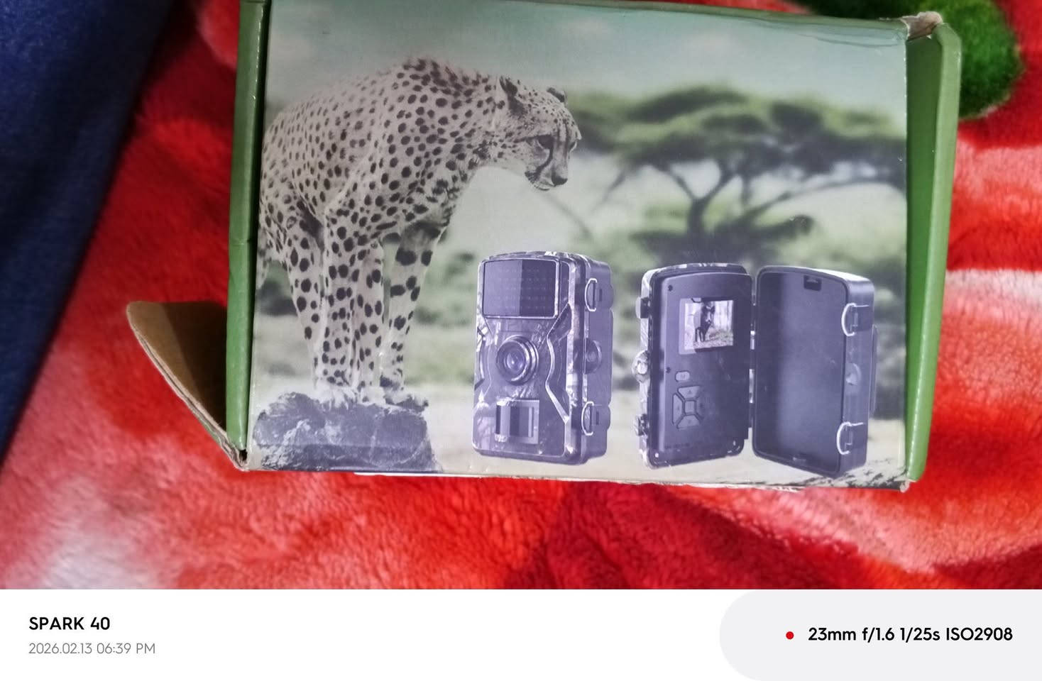 هذه الكاميرا هي كاميرا مراقبة الحياة البرية (Trail Camera) المستخدمة في الصيد ورصد الحيوانات.
دقة التصوير: تصل إلى 12 ميجابكسل وفيديو عالي الدقة 1080p. 
الرؤية الليلية: مزودة بمصابيح LED مخصصة للتصوير بوضوح في الظلام. 
التصميم: هيكل متين ومقاوم للعوامل الجوية (مقاوم للماء والأتربة) للاستخدام الخارجي. 
المميزات: تحتوي على مستشعر حركة لالتقاط الصور تلقائياً عند مرور الحيوانات.


**إذا كنت صاحب هذا الإعلان وتريد حذفه لأي سبب، رجاءا أرسل رسالة إلى الدعم الفني**