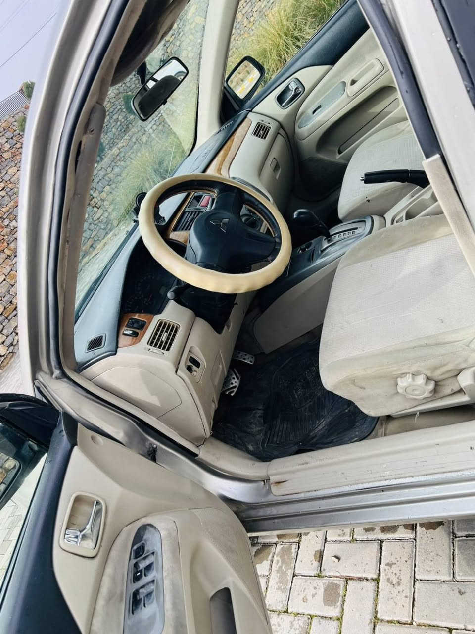 لانسەر مۆدیل 2007 دەبڵ ئێرباگ کوەیتی تۆماتیک ناوزەرد کامل بۆیاخ سەنەوی بەسەرچوە چوار تایەی تازەی لە ژێرە گێڕو مەکینەی بەشەرت تەقەو ڕەقەی نیە سعری ٦۲ گەڵاو معامەلە شوێن هەڵەبجەی شەهید موشتەری نیت سەرمان مەیەشێنە سەیارەکە وەر گەڕاوە.***********
*********** حلبجة, السليمانية
