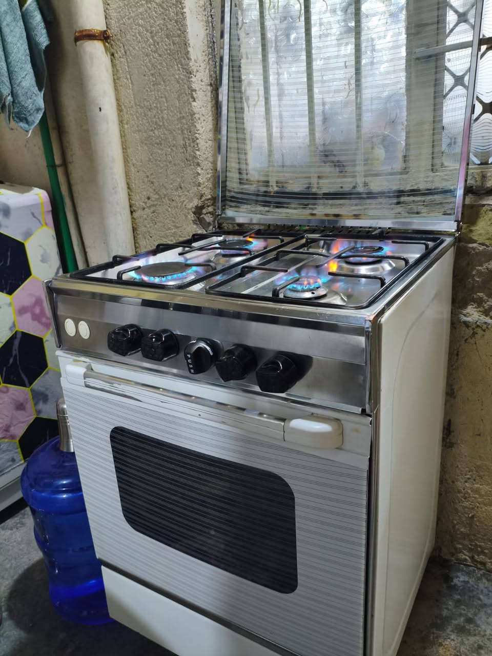 طباخ نضيف  عنوان بغداد جديدة ***********
