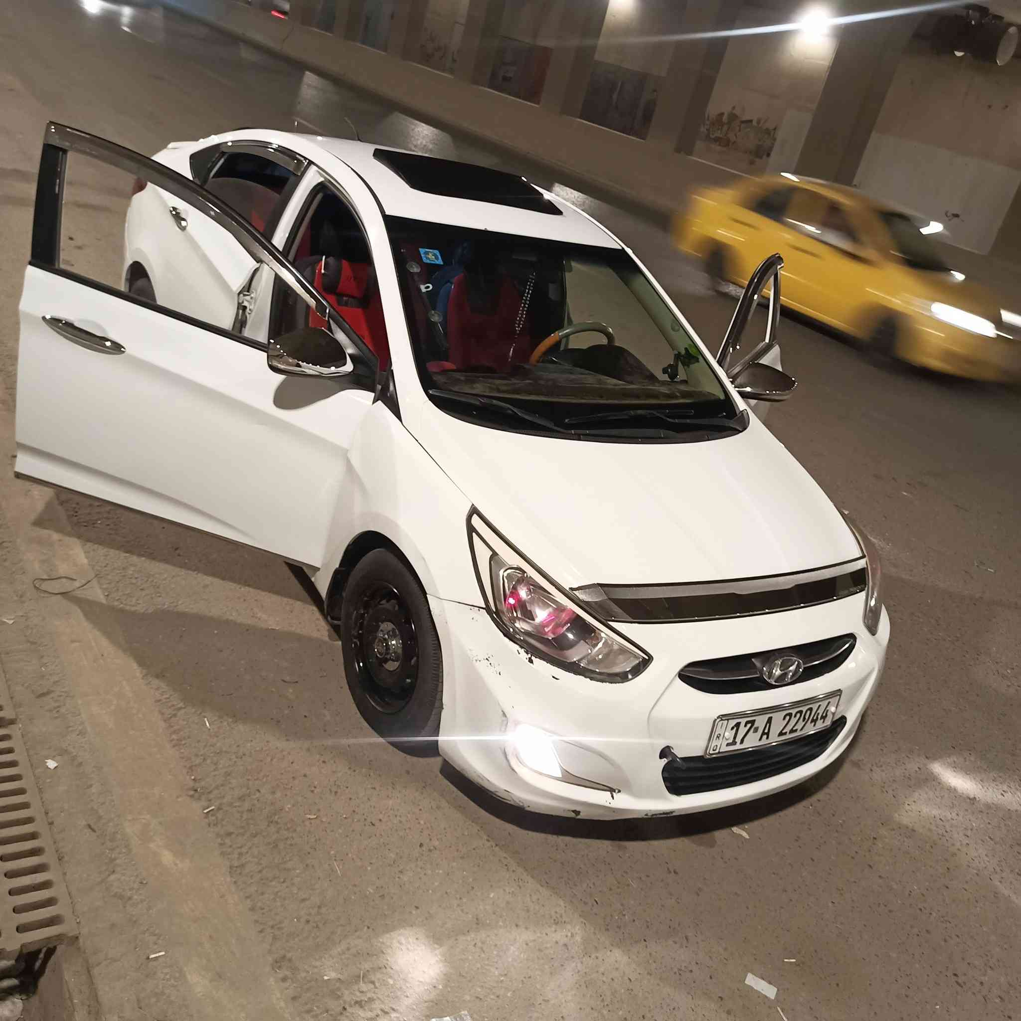 سلام عليكم سياره اكسنت مديل 16بيه ضربه باب وجملق محرك 1400 نجف كوفه***********
