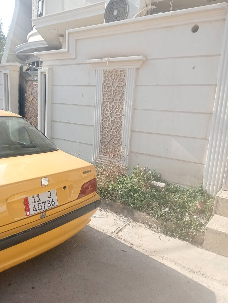 سلام عليكم 
بيجو بارص 2015
رقم انكليزي
صدر جديد 
كير كفافه 
محرك مكفول 
ارضيه ام دوشمه 
تبريد ثلج 
سياره بئسمي 
سياره رايده 45 بيه مجال الطيبن حك 
***********
