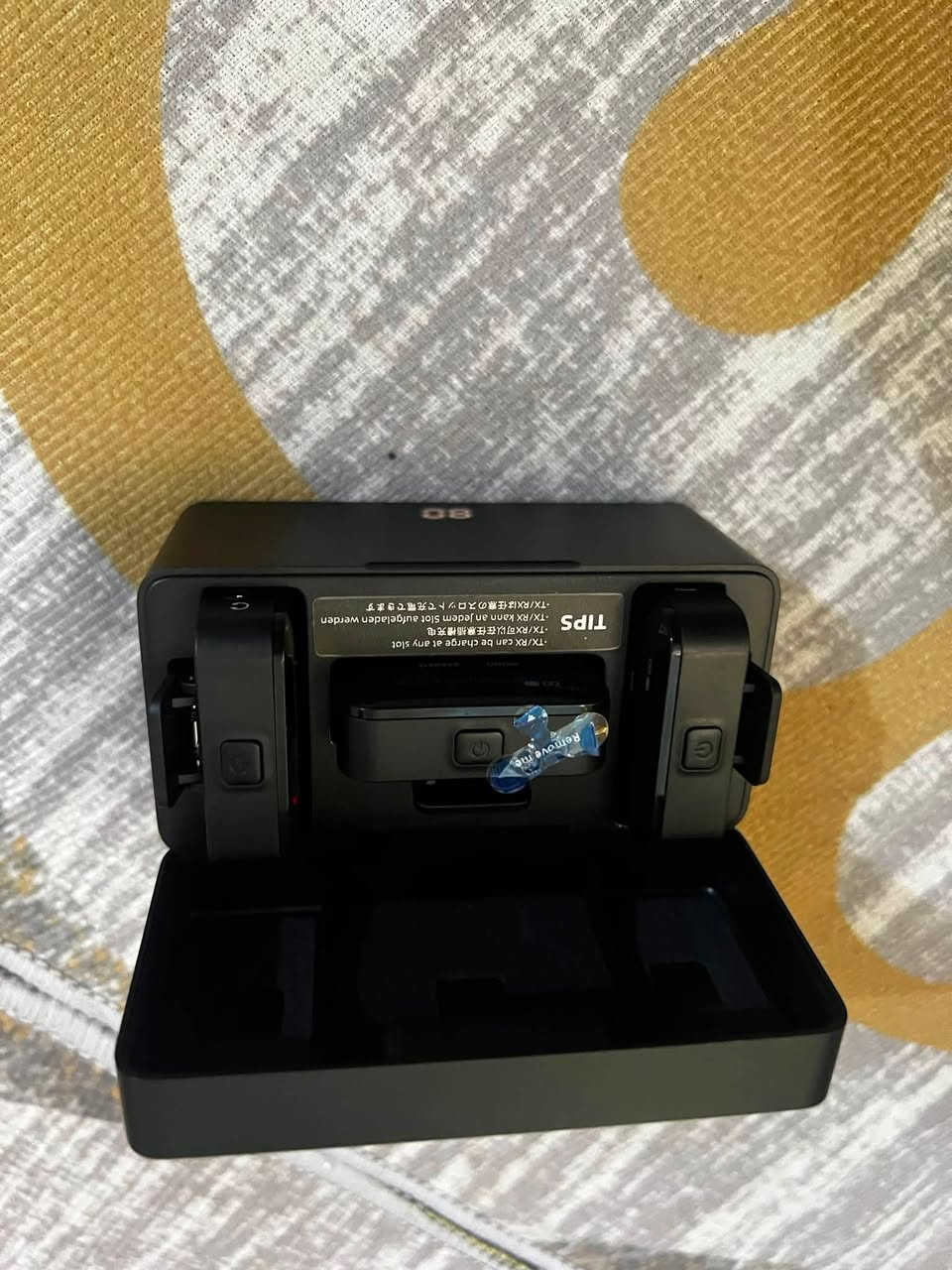 جهاز للبيع 

سعر 150 وبي مجال

يُعد هذا المنتج نظام مراقبة لاسلكي محمول طراز PM-2 من العلامة التجارية MELONARE.تتضمن العلبة جهاز إرسال واستقبال صوتي لاسلكي، وتتميز بوجود علبة شحن مضمنة.يعمل النظام بتردد 2.4 جيجاهرتز ويدعم وضع أحادي/ستيريو، مع نطاق فعال يصل إلى 150 قدمًا.الجهاز مصمم للاستخدام في العروض الحية، استوديوهات التسجيل، والفرق الموسيقية

***********
