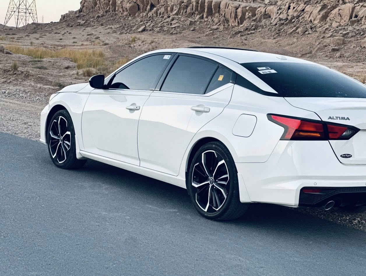 نيسان التيما 2024 امريكي
SR + بلاس 
-حساس مري
-رادار امام + خلفي
-شاشه كبيره
-فتحة سقف
-تدفئة كشنات
-تحكم ستيرن
-ويل ختم sr
-3 انظمه قياده سياره دبل بصمه 
وبيها هواي مواصفات معروف البلاس
الضرر جاملغ امامي صفحه سكن صبغ  
السياره ماشيه 20 ميل 
رقم بغداد جديد  بأسمي 
‏￼ بيع مستعجل سعر مناسب ￼***********
