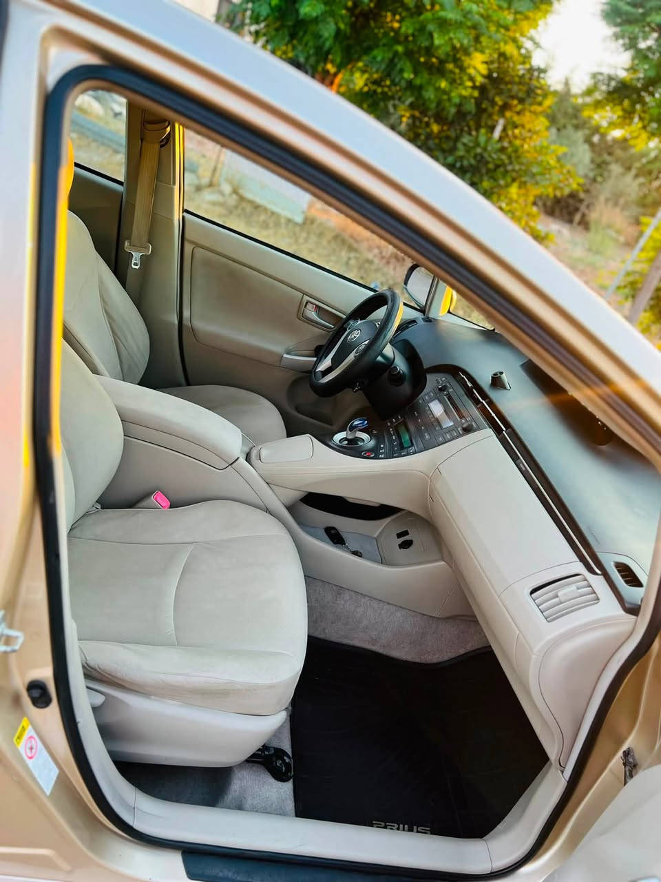 ‎ ‎ ‎‏ 

Toyota Prius Hybrid Model 2010

تويوتا بريوس هايبرد موديل 2010

اول مالك / بحالة ممتازه 0798988894

بطارية مركزية ختم الشركة 100%

نظام الهايبرد والانظمة التابعة فحص 100%

فحص ثلاث جييد قصعة بدون ملاحظات 

لون مميز Sandy Beach Metallic 

مع كتيبات وملحقات الشركة

محرك 1800 هايبرد اداء ممتاز 

انظمة قيادة متنوعة
مقاعد الشركة 
تشغيل عن طريق بصمة
دخول ذكي بصمة ابواب

تحكم طارة كامل
تكييف Touch 
مري كهرباء
نظام اضاءة Led
جنوط Toyota 
اطارات جديدة
اضافات اخرى ..

للاستفسار من المالك 0798988894


**إذا كنت صاحب هذا الإعلان وتريد حذفه لأي سبب، رجاءا أرسل رسالة إلى الدعم الفني**