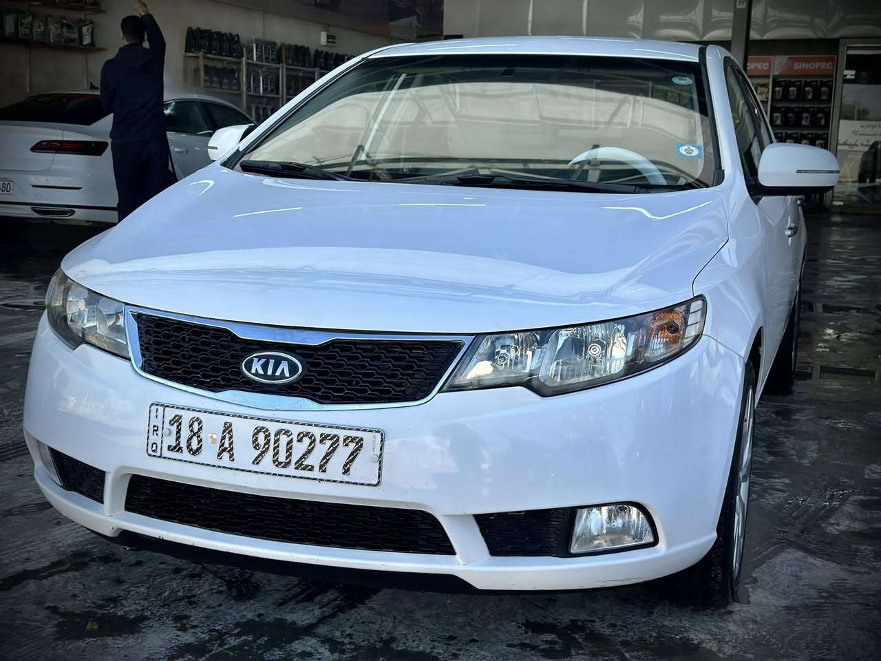 السلام عليكم
سيراتو موديل 2013

ماشيه 250 

بيها خشم جاملغ وخشم البنيد مثلما موضح بالصورة

السيارة جديدة وجاهزة من كلشي ماناقصها برغي

السعر 115 ورقة

السيارة بأسمي تحويل مباشر بأسم المشتري


**إذا كنت صاحب هذا الإعلان وتريد حذفه لأي سبب، رجاءا أرسل رسالة إلى الدعم الفني**