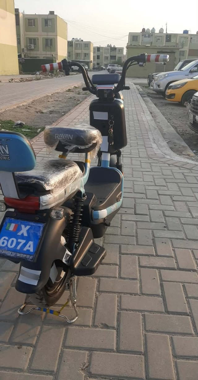 دراجه شحن ريان حجم 14 اي عطل مابيه بصمه تشغيل عن بعد سويج باتريات جدد مامستخدمة  عقل مالته الاصلي سعر ٣٠٠ وبي مجال التصال ***********
