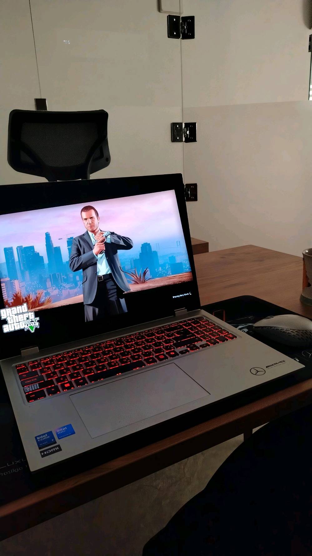 لابتوب للبيع 
MSI Prestige 16 AI+ Evo Mercedes 
Intel Core Ultra 9 288V معالج
Intel Arc Graphics 140V (16GB) كارت
32GB RAM LPDDR5X رام
1TB SSD هارد
16 OLED 4k شاشة
99.9wh بطارية
وزن الجهاز 1.5kg
مصنوع من المغنيسيوم والألمنيوم
مليونين و 600
بغداد المنصور