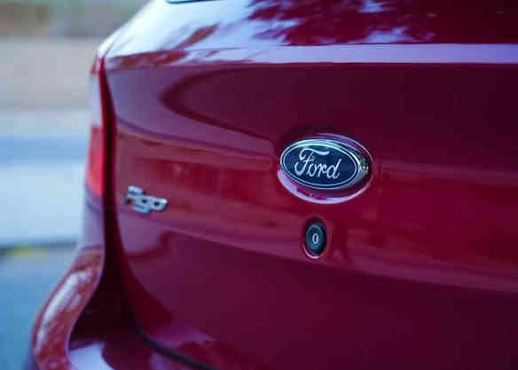 فورد فيكو وكالة الكاصد خليجي موديل 22 ماشية 23 الف فول مواصفات محرك 1500 3 سلندر  مكفولة بضمان الشركة كير ومحرك وصدر باتري جديد من الشركة ويل كب كاميرا حساسات مري وجام كهرباء حساس تأير abs  سبيل منازل كير اوتماتيك سبورت جديدة السيارة*********** زيونة
السعر 110 بغداد
