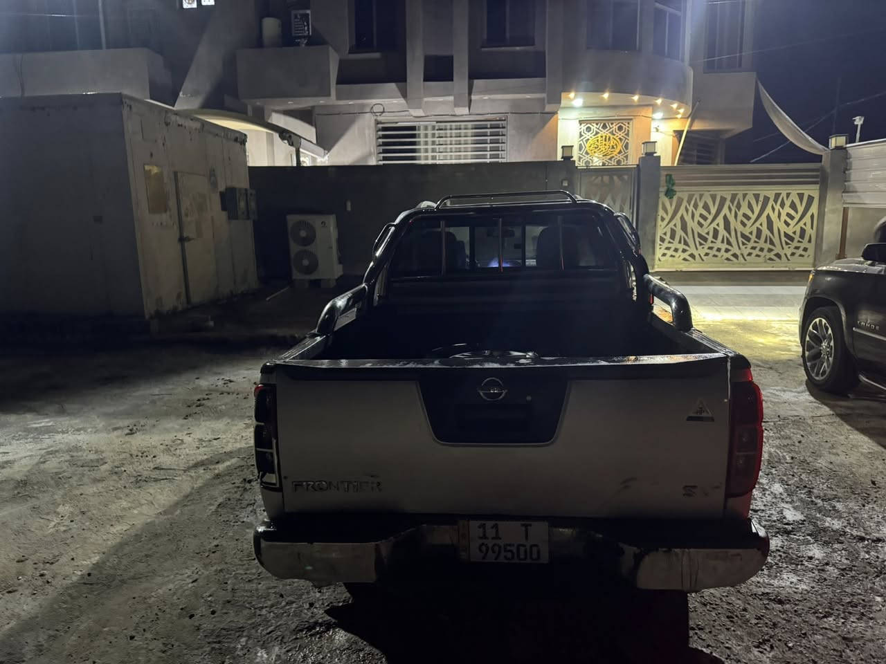 السلام عليكم بيكم نيسان فونتيره موديل 2015رقم بغداد بأسمي السياره مصبوغه صبغ عام  السعر 65وبيهه مجال الرقم ***********
