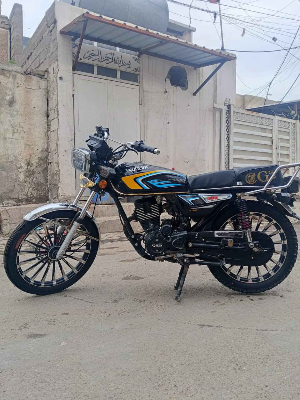 سلام عليكم دراجه سونك ساڤان للبيع موديل 2025 السعر 800 وبيهة مجال مكان بغداد حي النصر ***********
