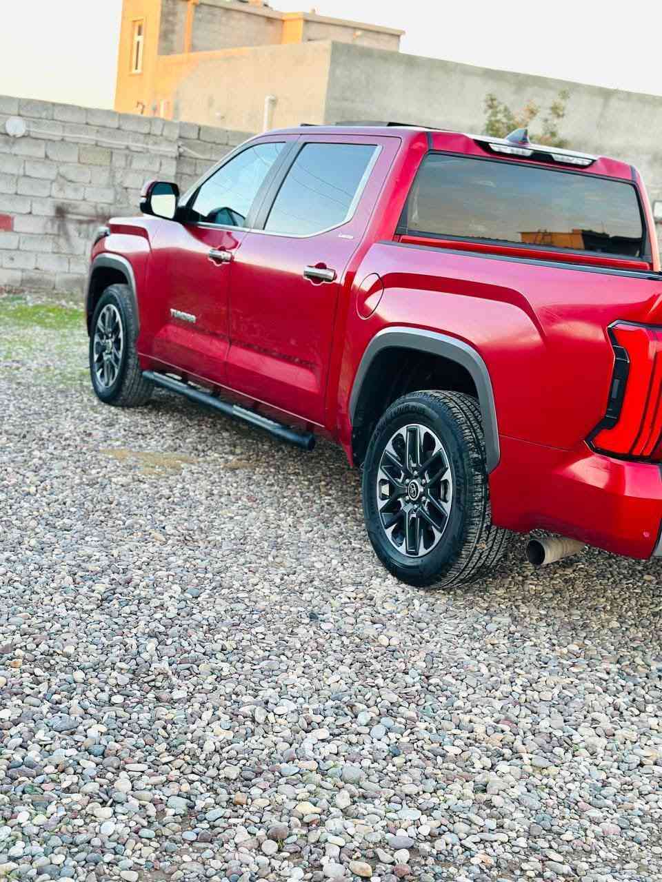 🔴🔴للبيع 🔴🔴
2024 TOYOTA TUNDRA, CREWMAX LIMITED 

موديل 2024

رقم فحص مؤقت 

مواصفات لمتدد 💯

كشنات تدفئة وتبريد🔥

عداد المسافة 22 الف كيلومتر 🎰

كامرة خلفية 🔃

محرك 6سلندر تون تيربو2 هايبرد🔋

تحكم كشن كهربائيات⚡️

ايرباكات سليمة ما طاكات

سقف بانوراما 🪟

طخم تاير جديد🛞

كشنات جلد

تحكمات  دفع 

كيج دجتل 🖥

وارد امريكي 🇺🇸

الضرر  حرق من الامام وتم تبديل الدعامية فقط 

الموقع شرقاط / صلاح الدين 📍

 السعر 42000$ دولار وبيه مجال 

للاستفسار *********** ☎️ 

بي واتساب💬
