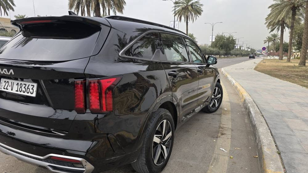 سورنتو ٢٠٢٣ فول مواصفات ماشية ۹۹ الف كيلو متر حادث جاملغ امامي وخلفي بدون دواخل بيها تعديل بارد حافة الباب عكس السايق ورصعة بالباب الخلفي موضحة بالصور

مكان السيارة بغداد حي الجامعة السعر ٢٢٥ وبي مجال بسيط السيارة عليها ادامة كاملة ومتحتاج اي صرفيات للاستفسار *********** بغداد, العراق
