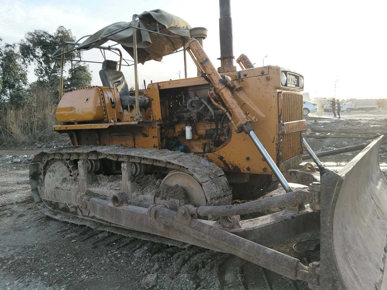 مكينه للبيع 82 جاهز ه للعمل تخم زنجيل وروله جديد اصلي للتواصل ***********
